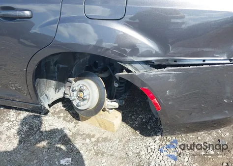 2016 Chrysler 300 300S Alloy Edition z USA, uszkodzony, nr VIN 2C3CCABG3GH324932